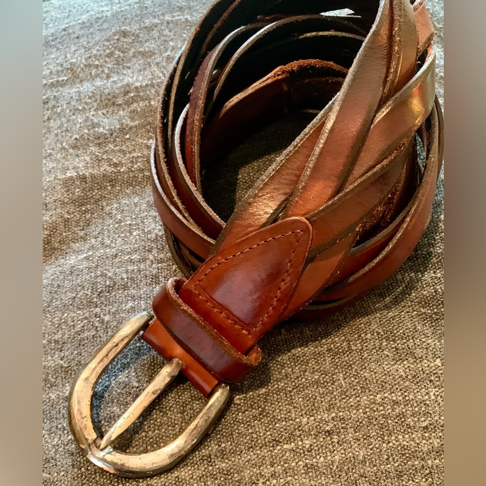 Banana Republic braided full grain size 32